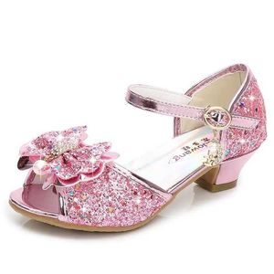 Sandaler Princess Girl Party Shoes Childrens Sandaler Färgglada paljetter Höga klackar Girls Urin Summer D240527