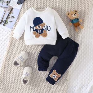 Terno for Kid 3-24 mesi Casual Cartoon Bear a manica lunga maglietta e pantaloni blu scuro Abbigliamento per neonati set di abbigliamento per neonati Bambini indossano L2405
