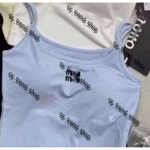 Рубашка Miumium Женская рубашка Muimiu дизайнер Sexy Halter Tee Tee Party Fashion Top Top Luxury Miumu вышитая рубашка весна лето без спинка Miumiuss Tshirt 83