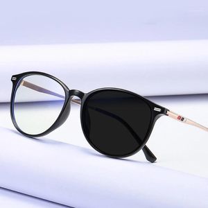 Солнцезащитные очки Тессалат дизайнер брендов Женщины Покромные очки для чтения мужчины хамелеон оптическая рама пресбиопия очки с объективом CR-39 2861