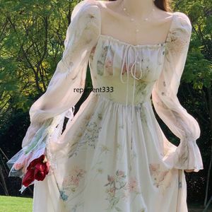 sukienki Spring Fragmentowana w kwiatach z długim rękawem dla kobiet 2024 Nowe ubranie damskie Słodka i elegancka francuska Pierwsza miłość delikatna styl