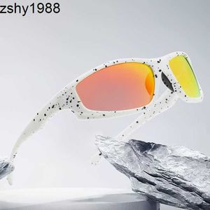 Nowe spersonalizowane okulary przeciwsłoneczne na świeżym powietrzu do męskiej jazdy na rowerach sportowych okularów przeciwsłonecznych kolorowe szkło