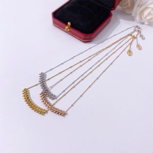 Neue Ankunft Mode schöner Nagelkristall für Frauen Halskette Schmuckschraube großer Kuchen Schlüsselblatt Silber Halskette Kette Damengeschenk 235t