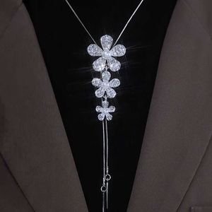 2024Now Trendy Elegante Flower Tassel Tassel Long Sweater Chain com pingente avançado de design para decoração de roupas de outono e inverno