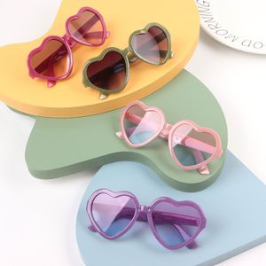 Bambini della moda Occhiali da sole Summer Kids Love Frame Heart Occhiali da sole Girls UV 400 Eyewear Protective Boys Beach Sun Glasses Q4326