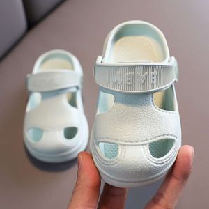 Summer New Baby Hole Shoes Children Non slip Soft Floor Old Boys Girl Beach Sandals baby sandalen m dchen first shoes L