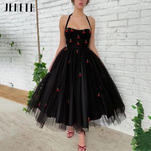 Party Dresses Jeheth Black Halter Cherries prickar tyll prom klänning elegant en linje älskling rygglös prinsessa formell aftonklänning längd
