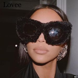 Солнцезащитные очки Fuzzy Cat Eye Women Black Brand Designer негабаритные солнцезащитные бокалы Женская вечеринка модные аксессуары 2707