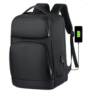 Рюкзак расширяется 17 -дюймовый рюкзак для ноутбуков.