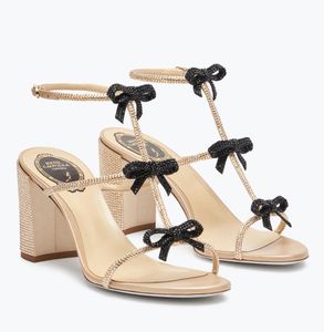 Designer de verão Caterina Sandals Sapatos Mulheres Três arcos de cristal Block Saltos de festa Vestido de noiva de festa Elegante Caminhando EU35-43