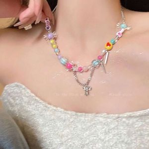 Vielseitige Dopamin -Sommer -Perlen -Halskette süßes Temperament einzigartige Nischendesign coole und würzige Schlüsselbeinkette Trendy für Frauen