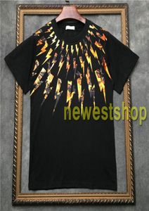 Yaz yüksek kaliteli tişörtler erkek marka yaka alev geometri baskı tişörtlü kadın tasarımcısı Camisetas t gömlek unsex pamuk tee9711850
