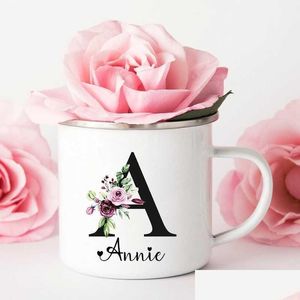 Muggar personlig mugg blommig initial namn kopp anpassad nametea kaffe choklad brud brudtärna mammas dag gåva till hennes droppe leverera dhtct