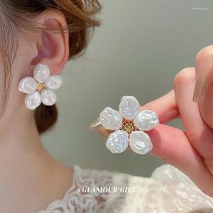 Dingle örhängen avancerad designkänsla franska ljus lyxsmycken barock blomma piercing pärla modetrender för kvinnor