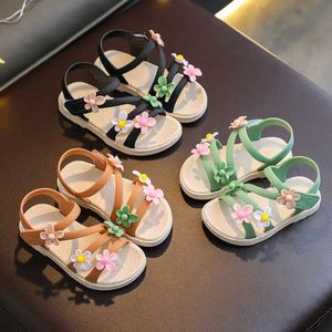 Sandálias de verão meninas novas flores simples cortadas rosa verde crianças sapatos de lazer macia d240527