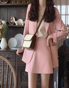 Tvådelad klänning Spring och Autumn Korean Casual Pink Small Day Jacket Kvinnlig Little Loose 2022 Blazer kjol Set7880135