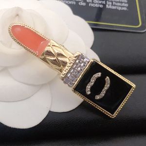 Designer Women Pink broszka Pinki pomadki broszki marka litera kryształowy biżuteria pin złota