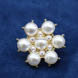 2024Creative new alloy high-end pearl brooch fashionable circular clothing accessories chest flower scarf buckle