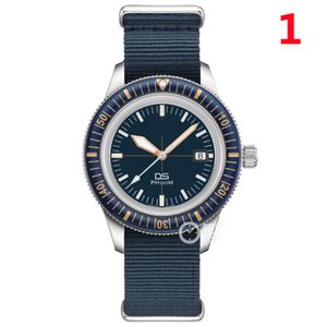 Högkvalitativ 2021 Fashion Sports Young Men Top Brand Luxury Watches Three Pin Quartz Watch Display Calender med minimalistisk stil Cer 259G