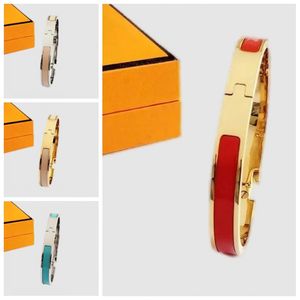 Womens bracelet men plated silver jewelry designer bracelets stainless steel letter buckle bracelet homme designer bangle multicolour luxury zh216 H4