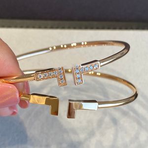 Fashion Light Luxury Bangle Double T Bracelet Bracelet Designer Jóia Mulher Marca 18K Bracelete de ouro Judeu para mulheres