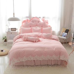 Zestawy pościeli z zestawem w stylu koreańskim koronkową kołdrę z poduszkami z łóżkiem spódnica stylowa miękka wykwalifikowana łóżka Multi rozmiary 4/6/8pcs