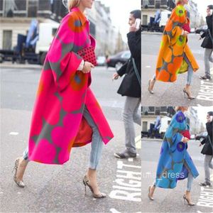 New product in autumn and winter of 2023 long flare sleeve coat printed loose trench coat for women