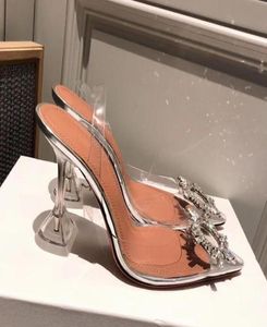 Designeramina Muaddi 완벽한 공식적인 품질 Amina Shoes Begum Crystalembellished PVC 슬링 백 펌프 Muaddi Restocks Begum Jon6089299