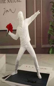 Statues Sculptures Banksy Flower Resin Thrower Statue Bomber Home Decoration Accessories Modern Ornaments Figurine Collectible 2103449273