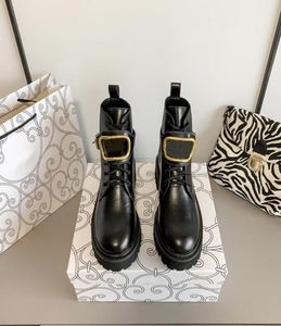 مصمم نساء بارد بوكلي أحذية 100 البقر الكلاسيكية الأسود الفاخرة الكاحل المعدنية المعدنية الكعب السميك أزياء النساء مارتن حذاء MAT1533687