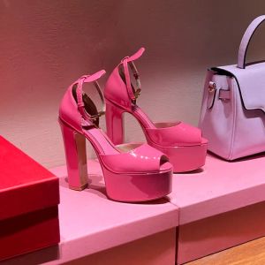 Nya designer skor plattformshälklänskor kristall transparent häl lack läder höga klackar 15,5 cm fabrikskor 35-42 med låda