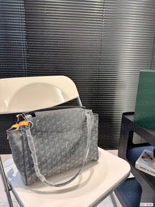 2024 Women's Large Capacity Leather Tote Bag Plaid Pattern Designer Shoulder Handbag with classic Crossbody Function luxury bag