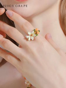 Branda de uva suculenta Brand Womens Designer Rings Trendy Luxury Jewelry Light Light Aberto Ajustável Blossom Little Golden Orange Ring Design para mulheres incomuns verão