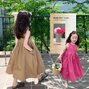 Klädflicka temperament ärmlös klänning 2024 sommarbarn stor hembomullsväst kjol