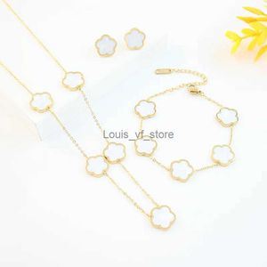 Pendant Necklaces 4PC Hot selling Stainless Steel Plum Blossom Plant Five Leaf Flower Jewelry Set for Womens Luxury High Quality Gifts Clover H240528