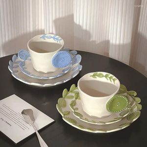 Tassen handbemalte Simulation Keramik Kaffeetasse Blumen Blätter Set Tassen und Untertassen japanischer Stil Vintage elegant mit Untertassen