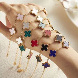 Kvinnors modekärlek VanClef Armband Charm 18K Guldarmband smycken Classic 4 Leaf Gift Jewelry Armband Agate Shell Charm Plate XWLI