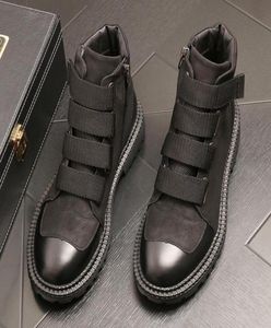 Martin Boots New Autumn Winter Flatbottomed 짧은 튜브 커플 신발 패션 버클 스트랩 얇은 흑인 남자와 여자 B108375328