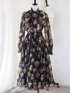 Arbetsklänningar vintage kärlek tryck med bågen krage lös skjorta tvådelar set 2024 sommar kvinnor mode pouf kjol