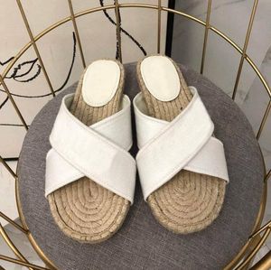 new Fashion slipper Women Straw Slippers Beautiful Scuff Summer Beach Slides Girls Slippers Ladies Flip Flops8780326