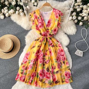 Summer New Gentle Style Printed Chiffon Dress Womens Style V-Neck Mid length Waist Fold Fairy Dress