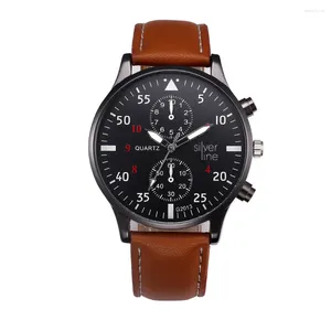 Avanadores de pulso Venda Retro Design Design Leather Band Watches Men Top Brand Relogio Masculino 2024 Mens Sports Clock Analog Quartz Wrist