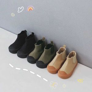 スニーカーの子供ハイトップキャンバスシューズコットンウォームソフトボトムかわいいビスケットシューズ春秋の女の子学校キャンバスQ240527