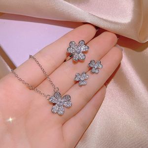 Fashion front design Van unique necklace Red Fashion Women Small Popular Design Diamond Clover Shining Womens Necklace Flower Ring have logo I1LC