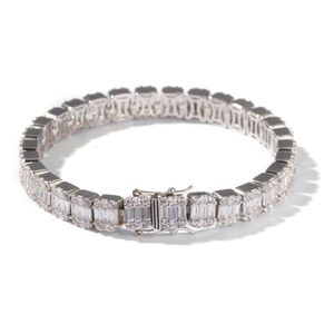 Exclusive Range Of Premium Quality Modern Design 15.86 CTS Vvs1 Unisex Baguette Moissanite Diamond Bracelet