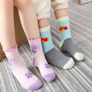 Calzini per bambini 5PAIRS/Lot 2020 Autunno/Inverno Nuovi calzini per bambini traspiranti ragazzi e ragazze calze di moda Calzini coreani Calzini da cartone animato D240528