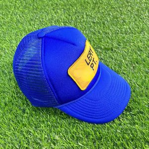 Najnowsze hafty haftowe męskie czapki kulkowe swobodne literę zakrzywioną bandaż baseballową litery mody czapka druk 250q