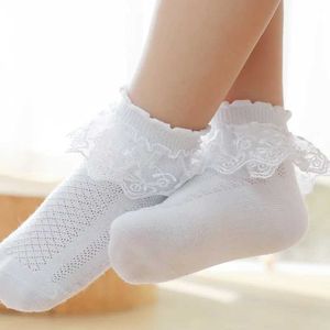 Kinder Socken Sommer Frühling dünne kurze Knöchelstichboden Socken Mädchen Prinzessin Mesh Weiße Socken mit Spitzenrauen für Kinderbaby Kinder Kleinkind D240528