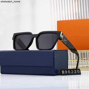 Fashion Designer Sunglasses for Men Women Luxury brand PC Frame Sun Glasses Classic adumbral Eyewear accessories