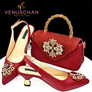 Sandaler Venus Chan Nigeria Sandaler Womens Crystal Corner High Heels Classic Red Overshoes Sexiga paljetter Kvinnor Ny festskosväska Set Q240528